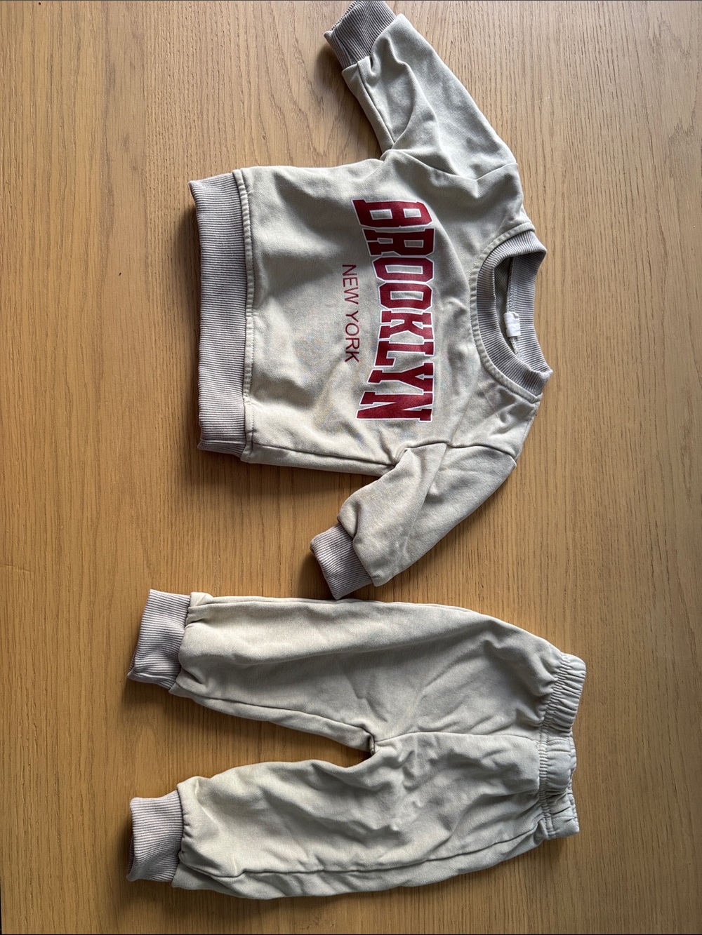 Beige Kids Sweatshirt & Joggers Set with Maroon 'Brooklyn' Print